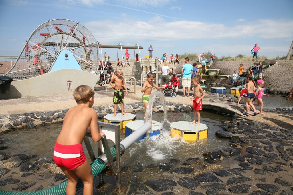 Children playing at water museum