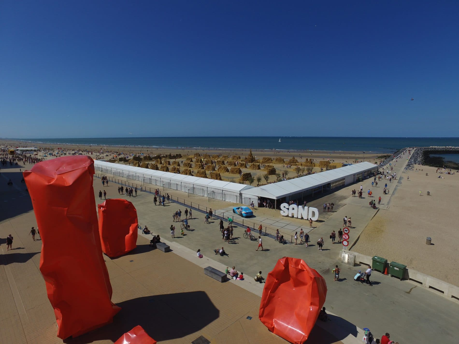 Overview Sand sculpting festival Ostend