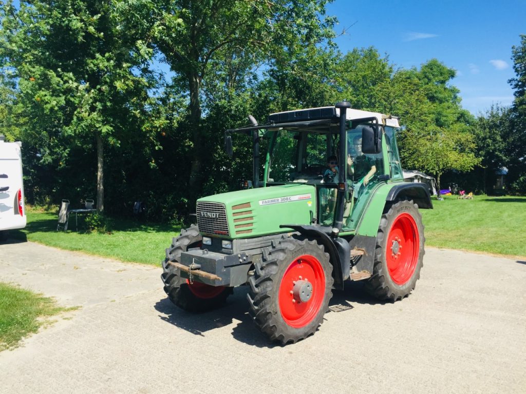 FarmCamps tractor ride