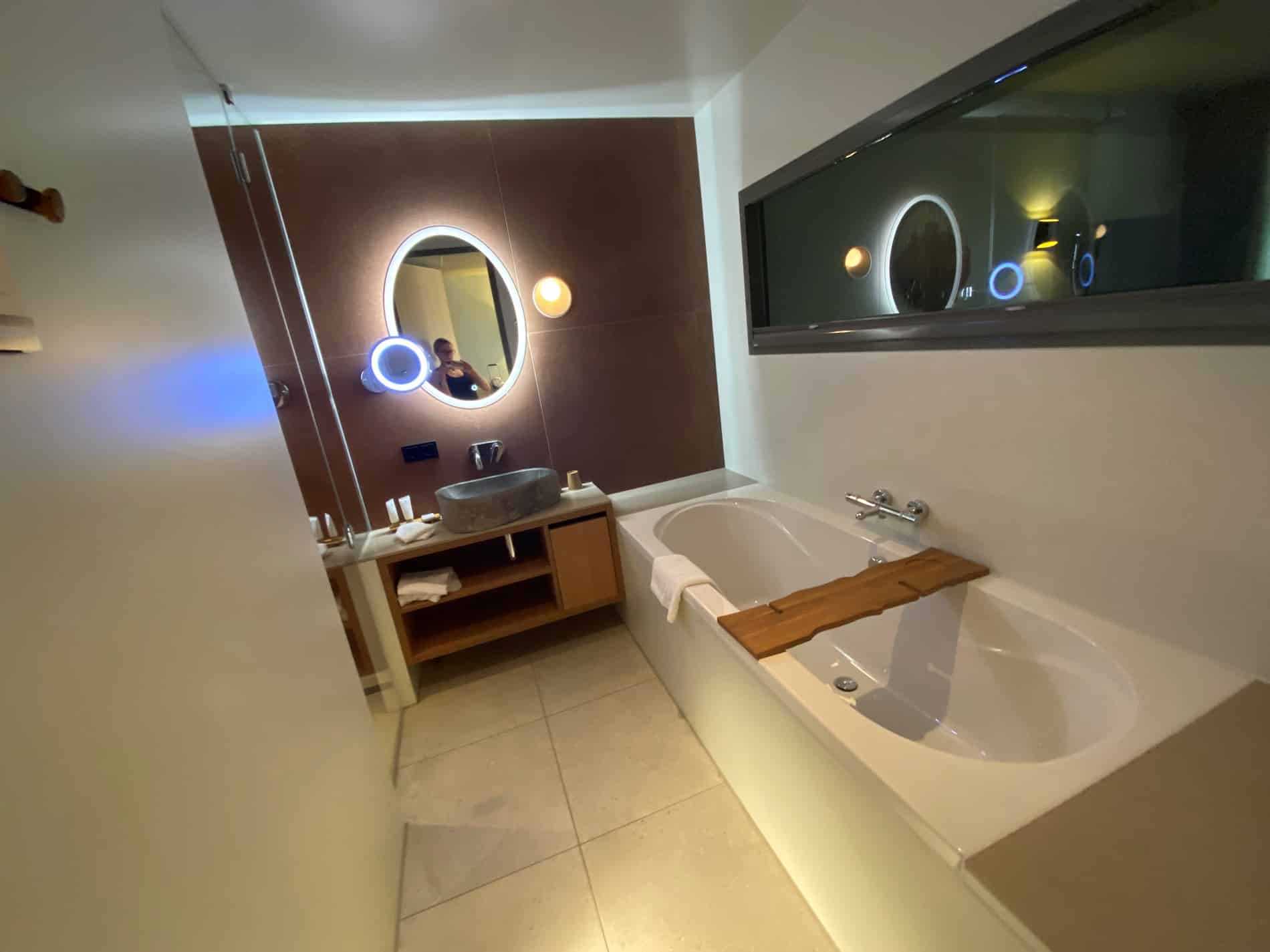Bathroom Savannah Room Beekse Bergen Safari Hotel