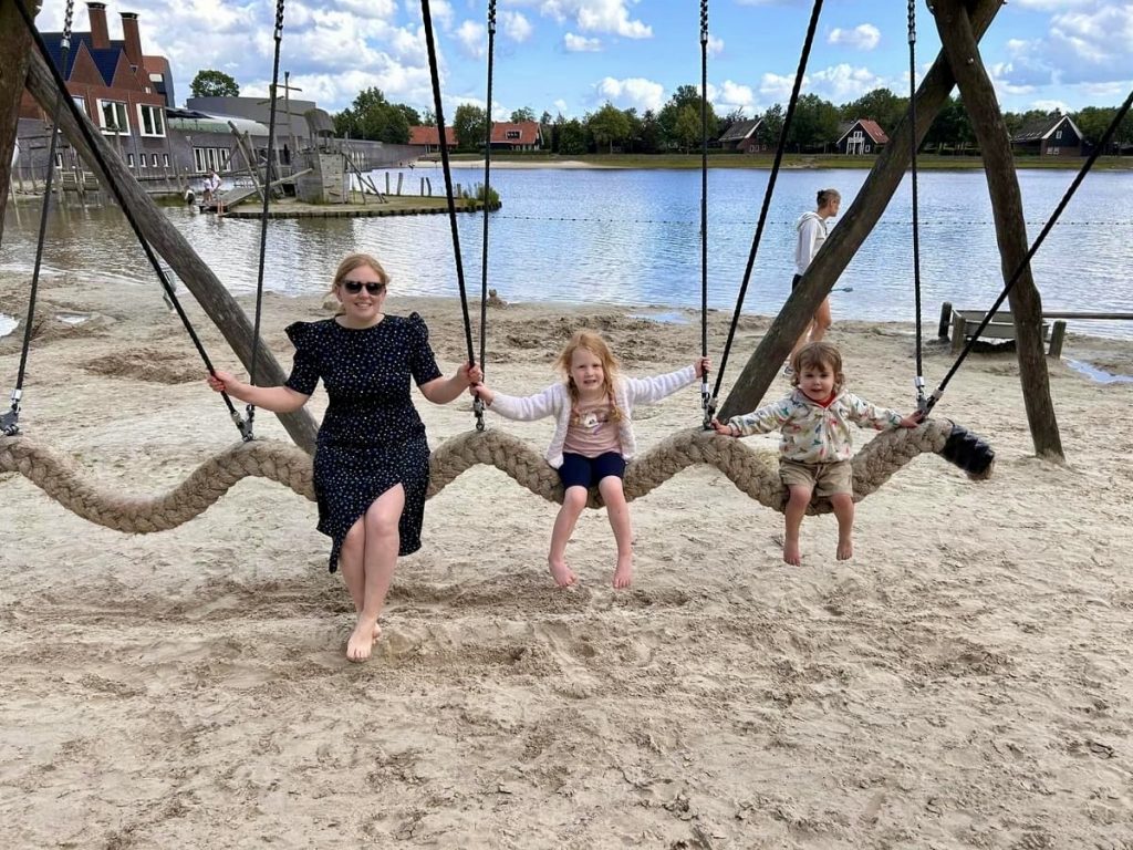 Hof van Saksen beach swing