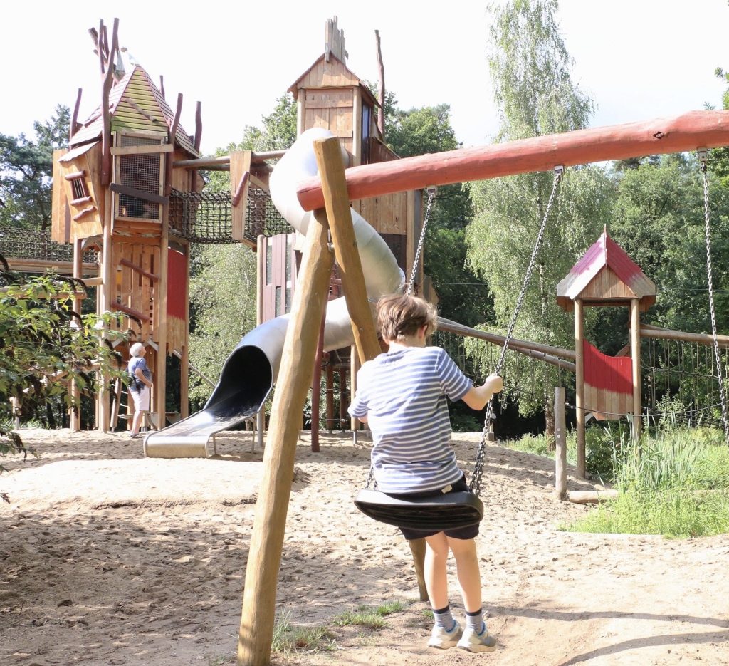 Landal Miggelenberg Play area swing