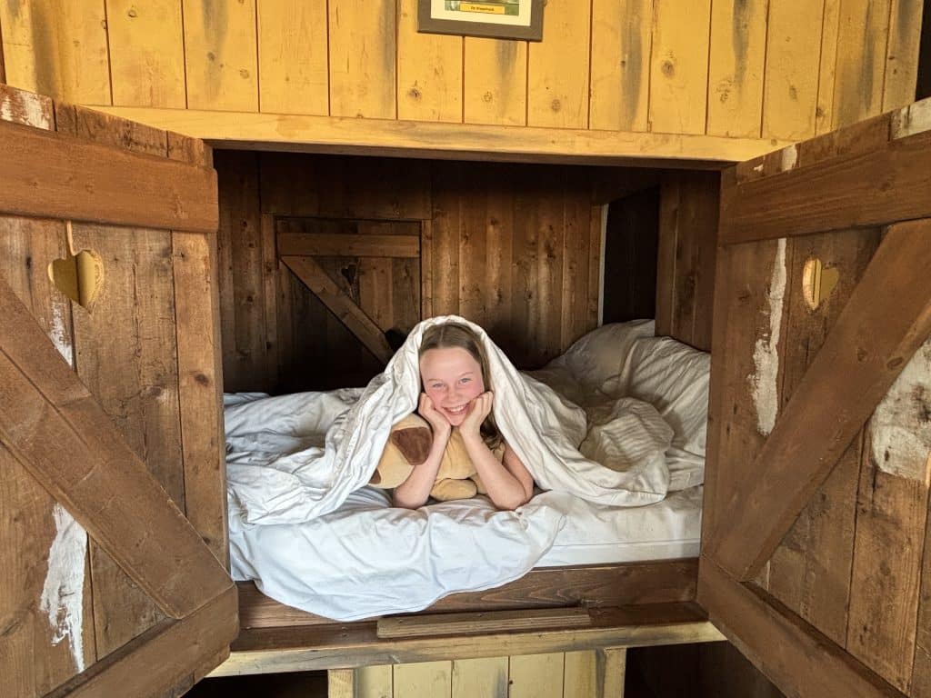Cupboard bed in glamping tent at Hoeve den Overdraght