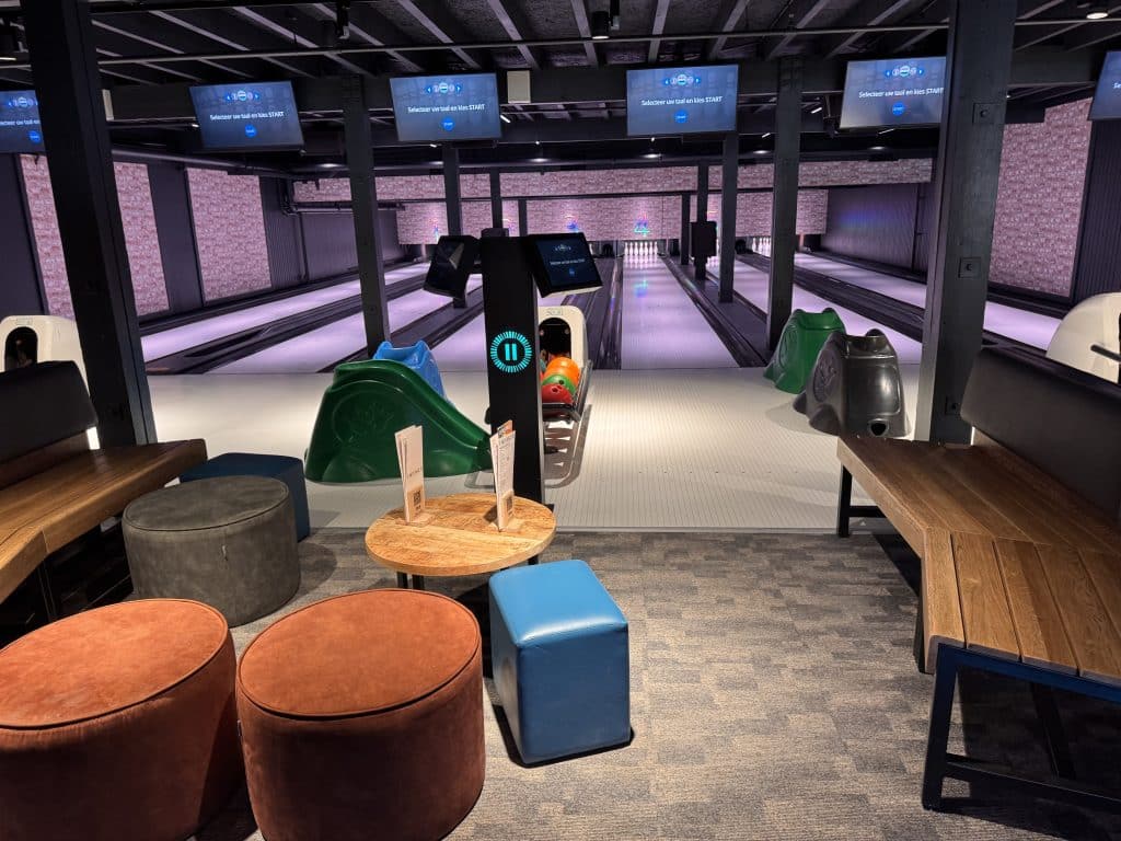 Bowling alley